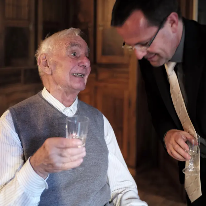 Übergabe der Ehrenurkunde an Hans und Rolf Bertschi in Dürrenäsch