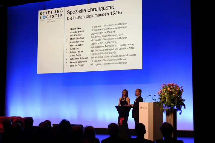 Impression der Benefizgala vom 18. Mai 2016 im Campussaal Brugg