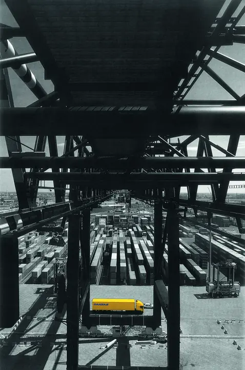 Containerkran von unten