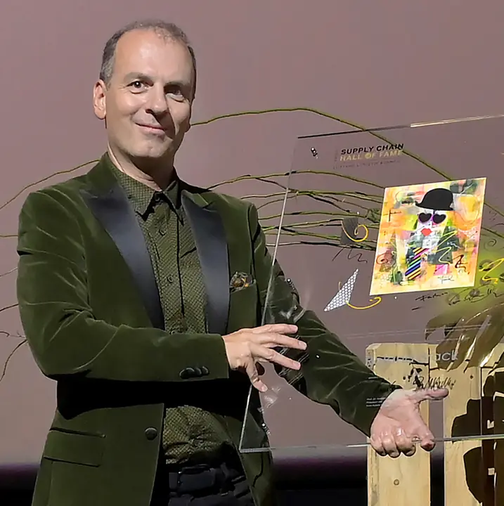 Roland Brack mit der Auszeichnung