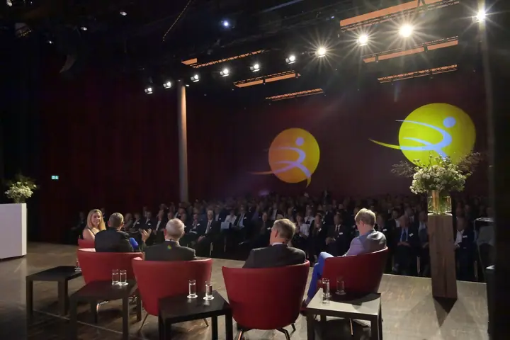 Saal der Benefizgala 2023 im Campussaal Brugg-Windisch